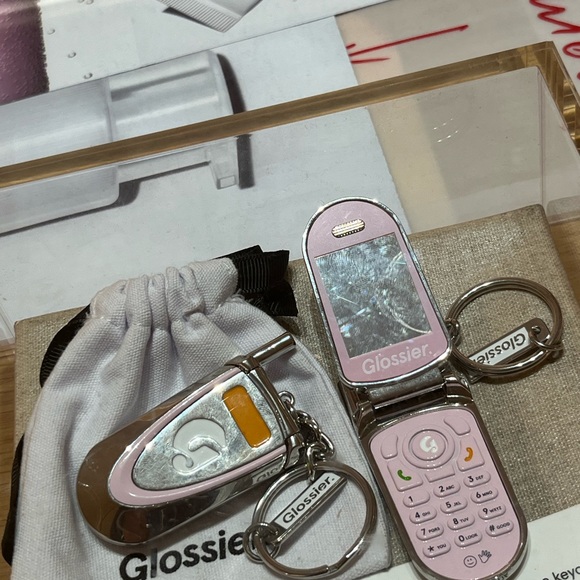 Glossier Flip Phone Keychain a compact mirror New in bag! New York SOHO limited - Picture 2 of 11
